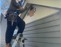 Siding Removal and Disposal in El Paso, IL